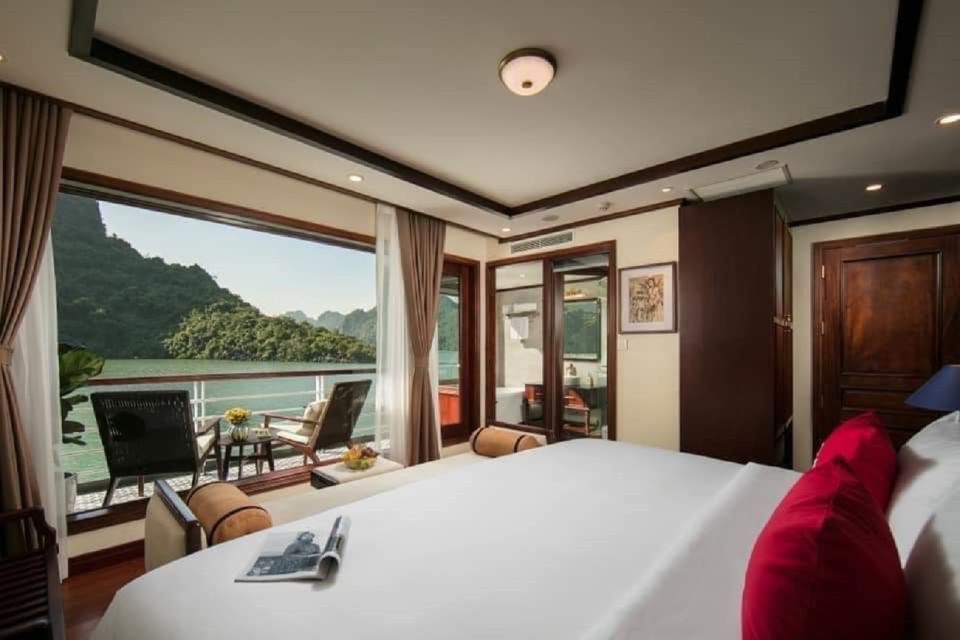 From Hanoi: 2-Day Luxury Cruise of Ha Long and Lan Ha Bay - Detailed Itinerary