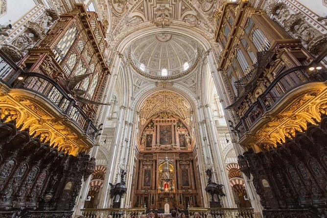 Guided Visit to the Mosque-Cathedral, Jewish Quarter, Alcazar and Synagogue. Official Guide - Tour Duration and Accessibility