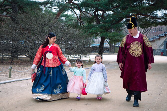 Gyeongbokgung Palace Family/Group Private Photoshoot - Pricing and Booking Details