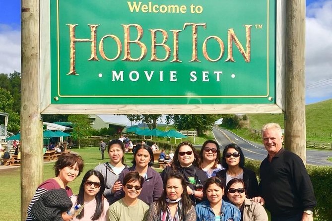 Hobbiton Movie Set and Waitomo Glowworm Caves Guided Day Trip From Auckland - Meeting and Pickup Details