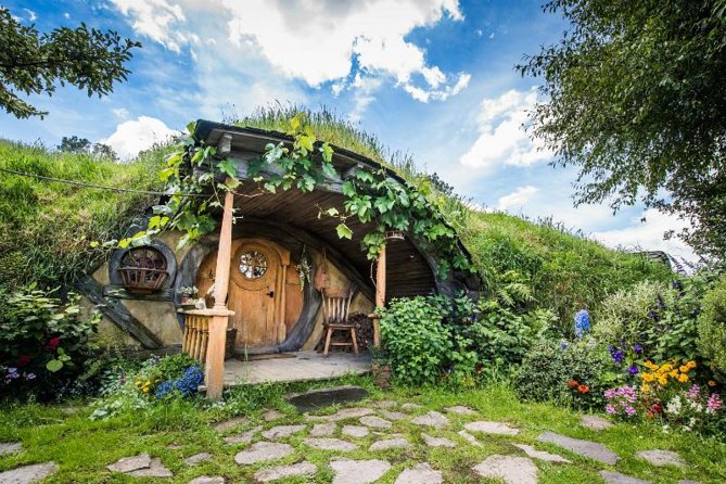 Hobbiton Movie Set Small Group Fully Guided Day Tour From Auckland - Itinerary Details