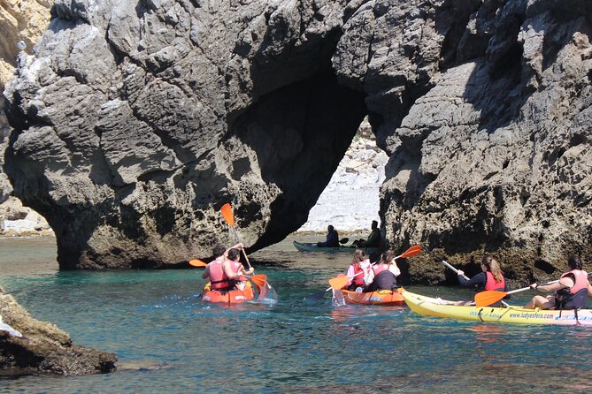 Kayak Tour From Sesimbra to Ribeira Do Cavalo Beach, Passing Through the Caves - Meeting and End Points