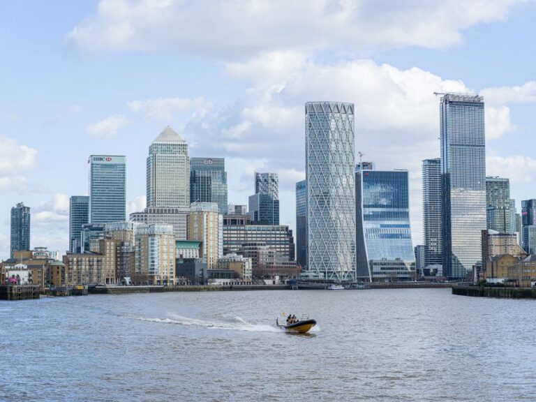 London: 70-Minute Thames Barrier Speedboat Tour