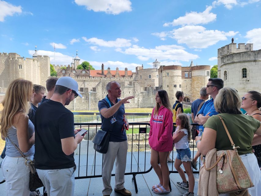 London: Tower of London Tour With Crown Jewels & Beefeaters - Highlights of the Experience