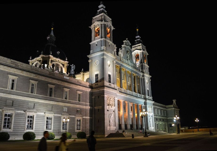 Madrid: Private Guided Night Tour by Car - Experience Highlights