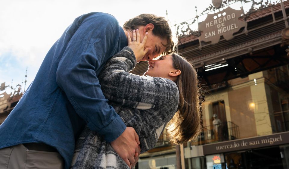 Madrid: Romantic Photoshoot for Couples - Pricing and Booking