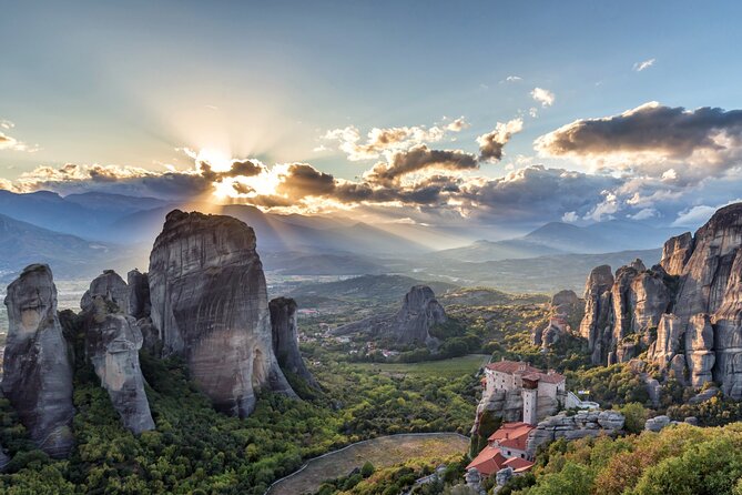 Meteora: Monasteries Tour With Lunch and Athens Tranfer Option - Itinerary Overview