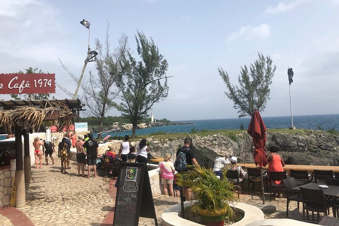 Negril Shopping And Ricks Café - Cliff Jumping Attractions