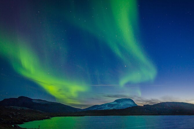 Northern Lights Yacht Cruise in Reykjavik - Onboard Amenities and Features