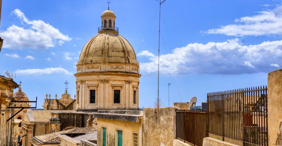 Noto: Among the Streets of Baroque Pride - Included Features