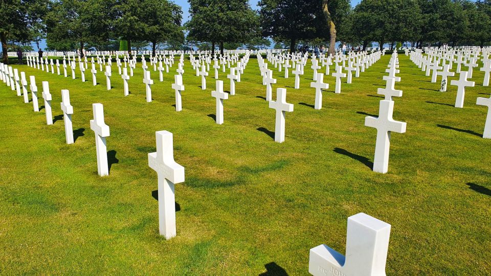 Omaha Beach and Colleville Cemetery Private Walking Tour - Itinerary Highlights