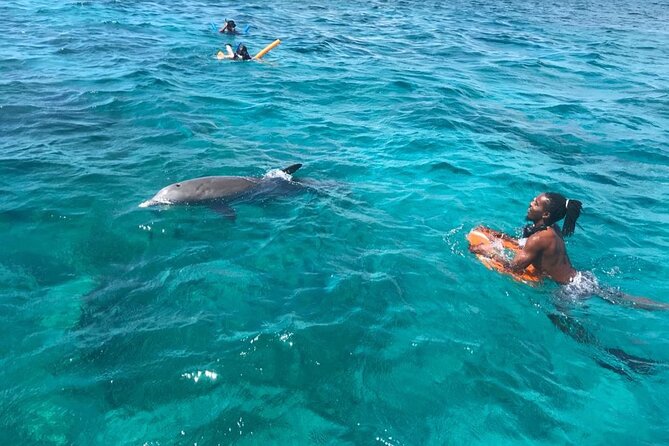 Private Catamaran Tour With Snorkel in Providenciales - Participant Requirements