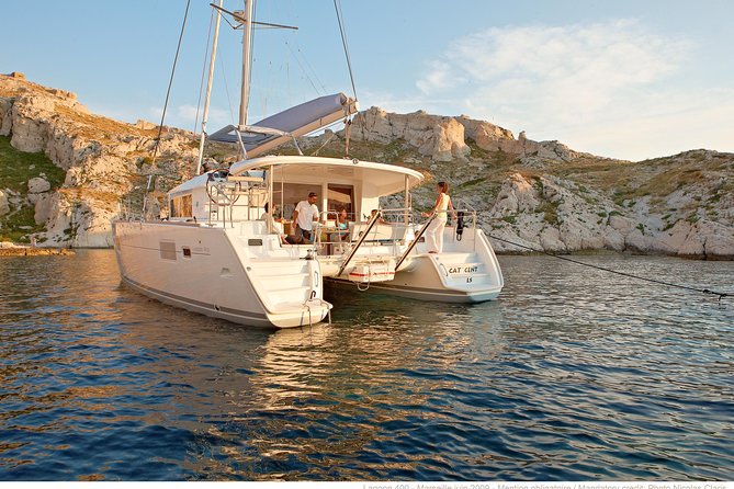 Private Morning Tour Lagoon 400-380 Sailing in Santorini ,Lunch, Drink, Transfer - Inclusions and Amenities