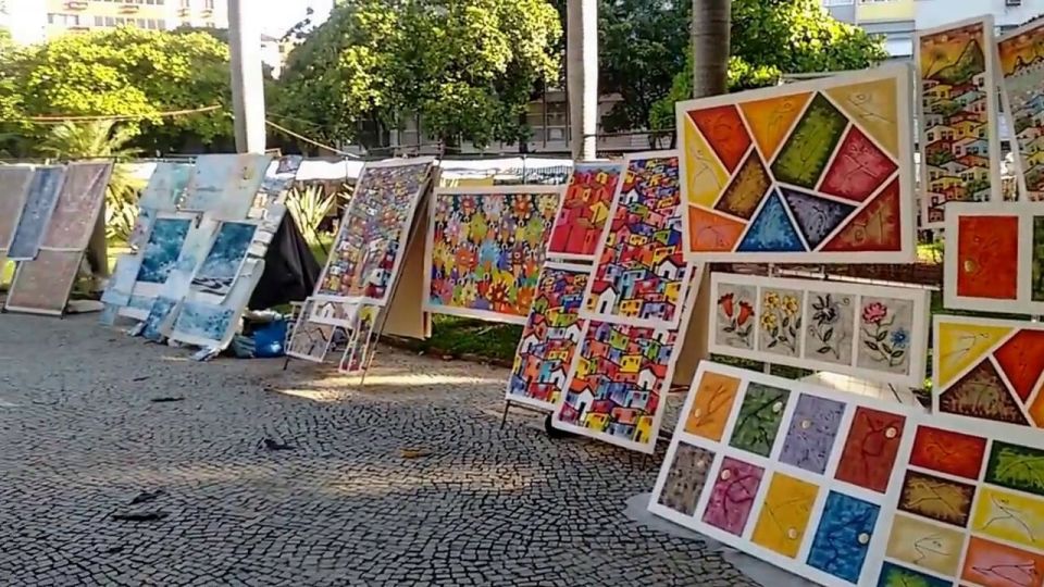 Rio De Janeiro: Hippie Fair Half-Day Walking Tour - Tour Highlights