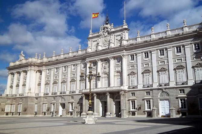 Royal Palace of Madrid Early Entrance Tour Skip-The-Line Ticket - Meeting Point and Logistics