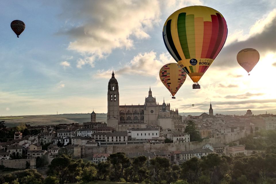 Segovia: Private Balloon Ride for 2 With Cava and Breakfast - Experience Highlights