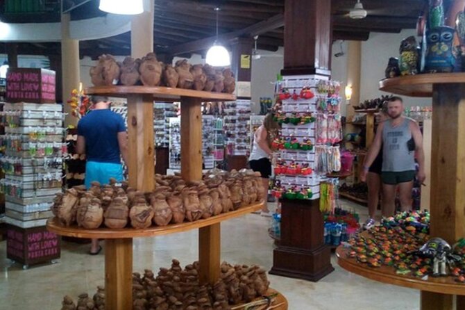 Shopping Tour in Don Lucas Cigar Factory, Rum Tasting, Cocoa Factory, Souvenirs - Recommendations and Tips