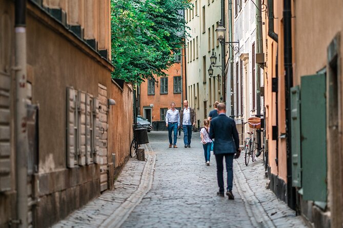 Stockholms Old Town & Vasa Museum Private Walking Tour - Tour Inclusions and Benefits