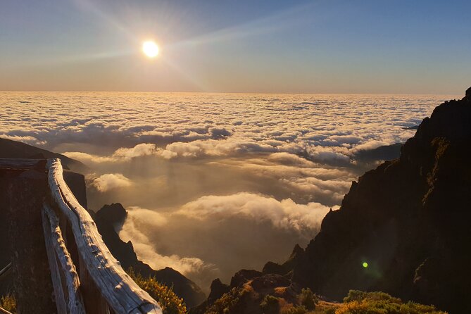 Sunrise in Areeiro Peak Private Tour - Tour Highlights