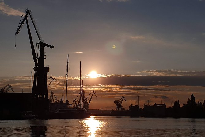 Sunset on the Shipyard and Old Town Evening Cruise - Tour Experience Highlights