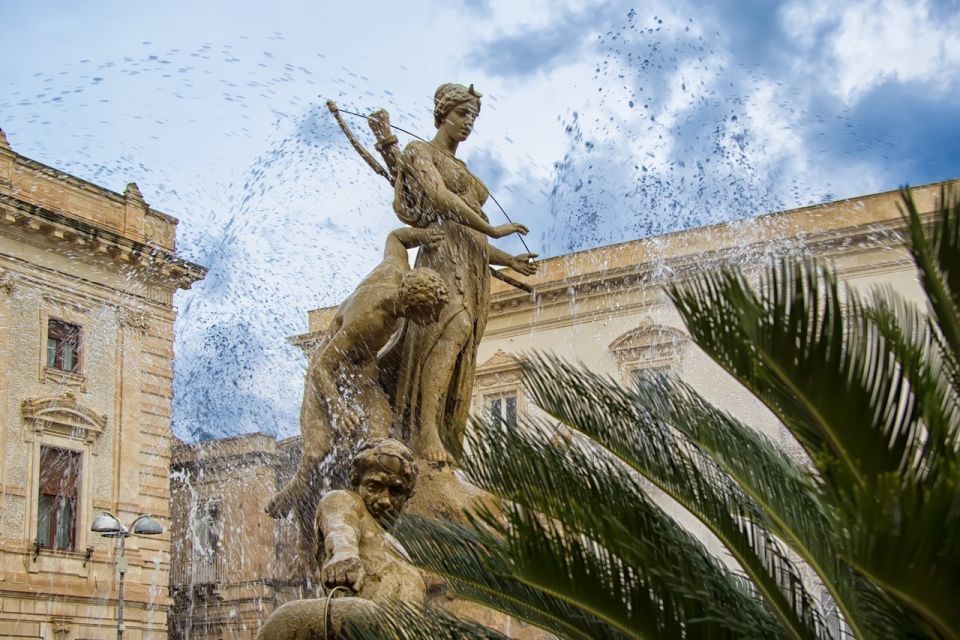 Syracuse: Ortigia Guided Walking Tour & Cannolo Tasting - Highlights of Ortigia