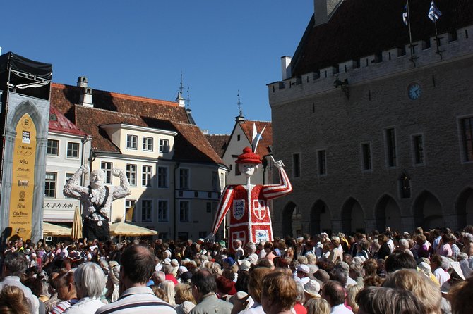 Tallinn Highlights Shore Excursion With Port Return Transfer - Tour Inclusions and Meeting Point