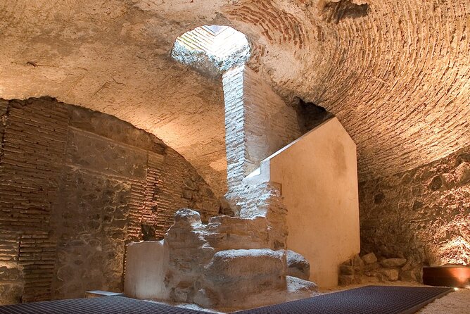 Underground Toledo Private Walking Tour With Official Local Guide - Meeting Points and Accessibility