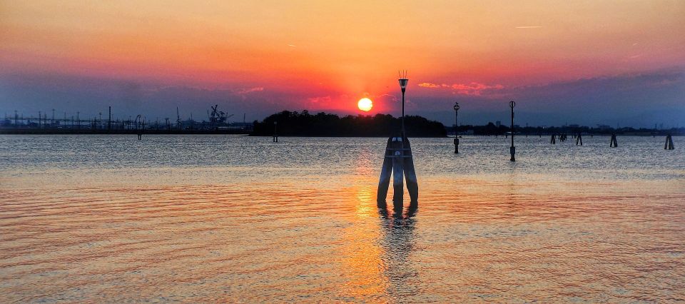 Venice: Sunset Gondola Tour - Experience Highlights