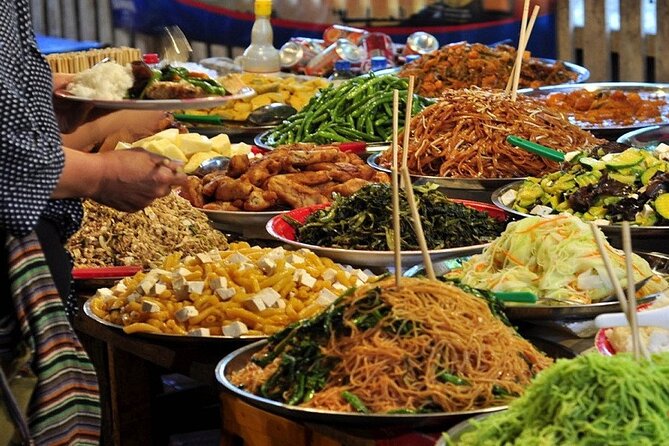 Vientiane Cuisine & Culture: The Hungry Tuk Tuk - All-Inclusive - Exploring Local Markets