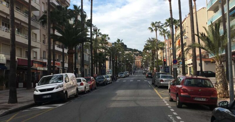 Visit the Medieval Town of Hyères With a Tour Guide - Booking Your Experience