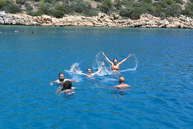 6 Hours Private Charter Boat Tour With Lunch in Bodrum - Onboard Amenities