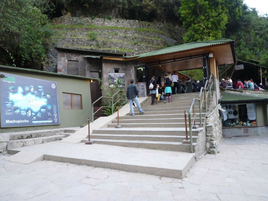 Aguas Calientes: Bus Transfer to Machu Picchu Citadel - Experience and Comfort