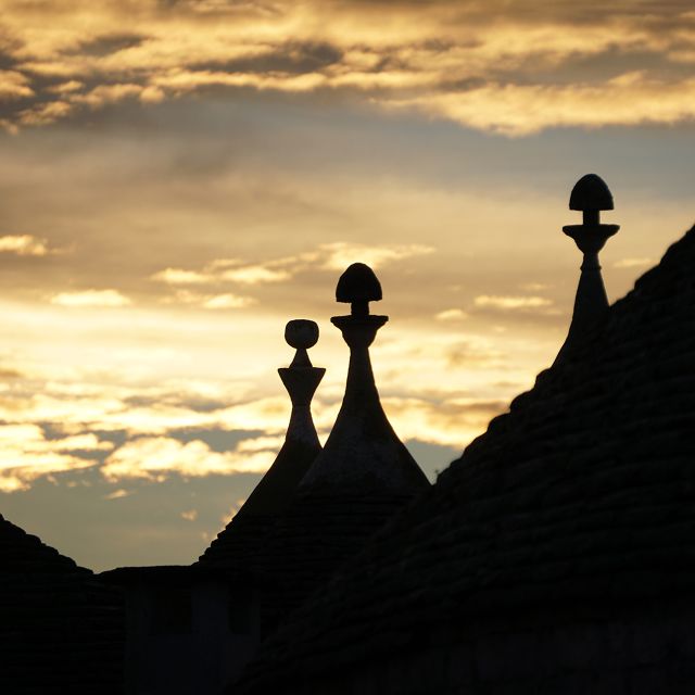 Alberobello: Walking Tour Among Trulli Houses With a Local - Unique Features of Trulli