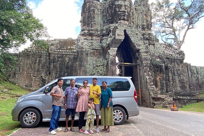 Angkor Wat Private One Day Tour Including Sunrise & Banteay Srey - Pickup and Meeting Details