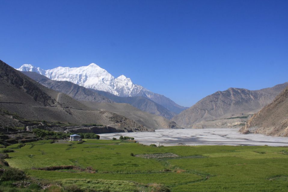 Annapurna Circuit 17-Day Guided Trek - Inclusions and Amenities