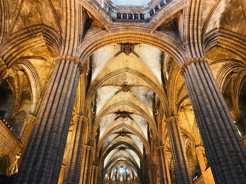 Barcelona: Merry Markets Private Christmas Tour - Tour Features