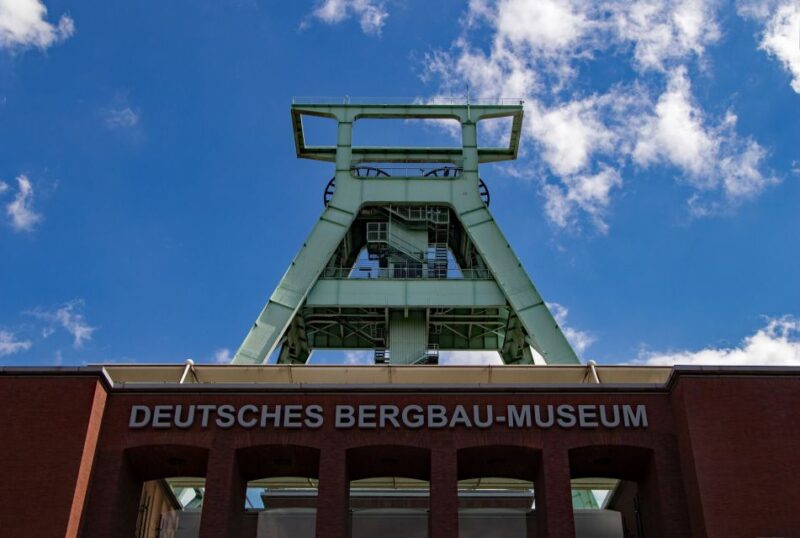 Bochum: Guided Walking Tour With A Professional Guide - Key Attractions and Landmarks