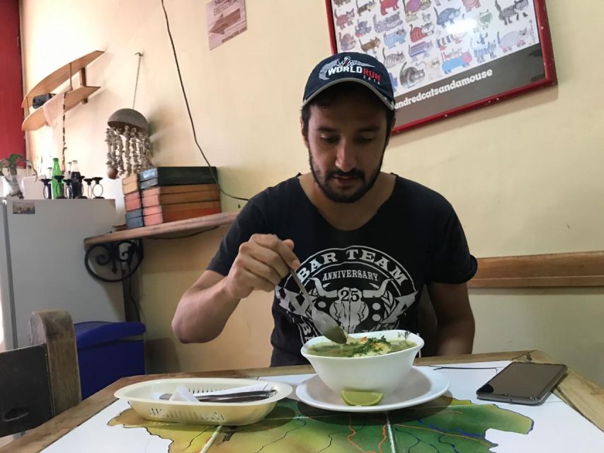 Bogotá: Colombian Breakfast Discovery Tour - Traditional Colombian Dishes