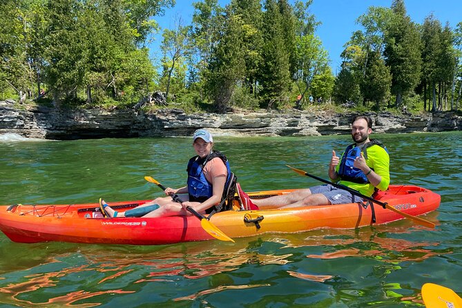 Cave Point Kayak Tour - Group Size and Accessibility