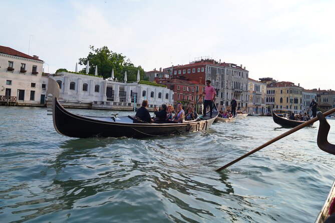 Charming Gondola Ride on the Grand Canal & Gondola Yard Gallery - Health and Safety Measures