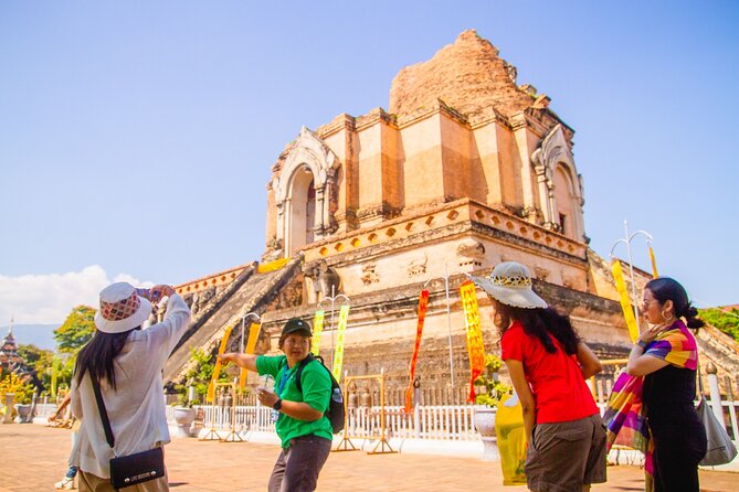 Chiang Mai Old City & Temples Guided Walking Tour - 3 Hrs - Participant Information