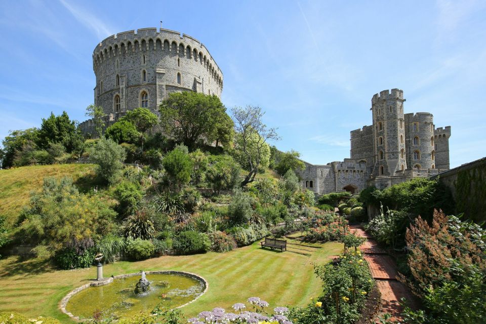 Christmas Day Trip to Windsor, Oxford & Avebury With Lunch - Exploring Windsor