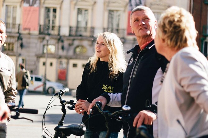 City Bike Rental With Phone Holder and Self Guided Tour - Accessibility Considerations