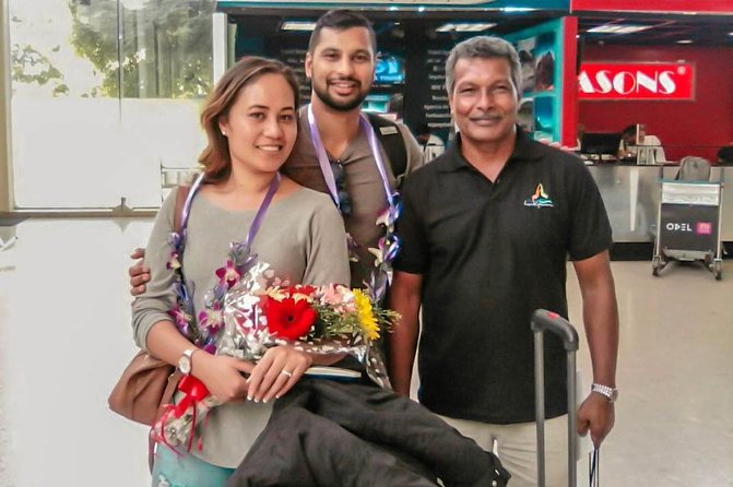 Colombo Airport (CMB) to Colombo City Private Transfer - Meeting Your Driver