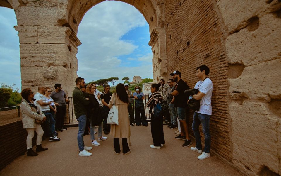 Colosseum, Roman Forum and Palatine Hill Guided Tour - Exploring the Roman Forum