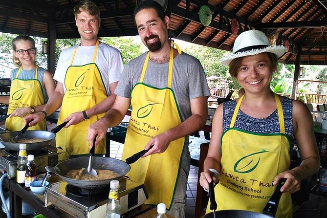 Cooking Class and Market Tour at Lanta Thai Cookery School on Koh Lanta - Experience and Amenities Offered