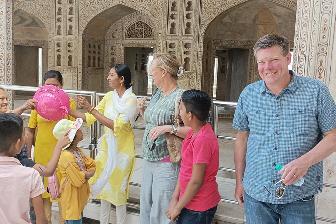 Day Tour Of Tajmahal From Bangalore With Car Guide Entrance Meal - Pickup Information Details