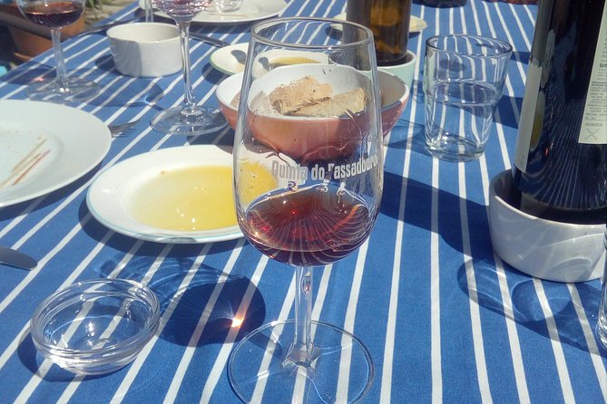 Douro Valley Wine Tour With Friends & Traditional Lunch - Whats Included in the Tour