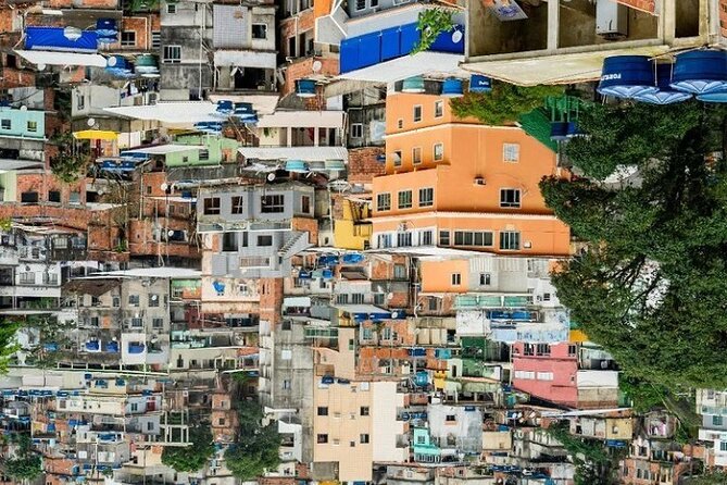 Explore the History and Culture of Favela Da Rocinha - Economic Opportunities and Challenges