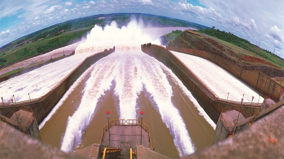 Foz Do Iguaçu: Itaipu Hydroelectric Dam Guided Tour - Tour Experience